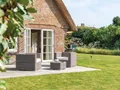 Großer gepflegter Garten mit Süd- und West-Terrasse